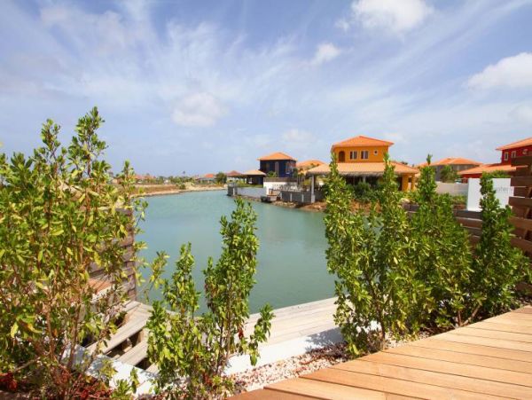 Bonaire Home 982536