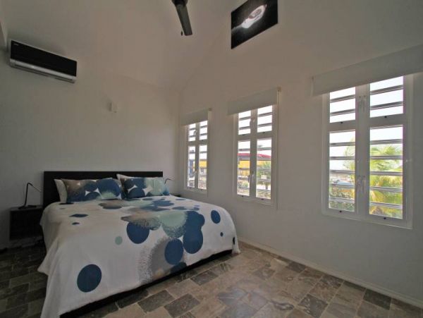 Bonaire Home 982536