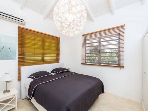 Bonaire Home 982537