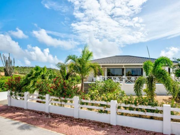 Bonaire Home 982537