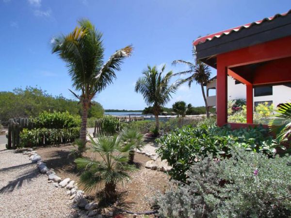 Bonaire Home 982540
