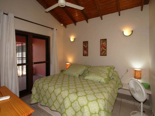 Bonaire Home 982540
