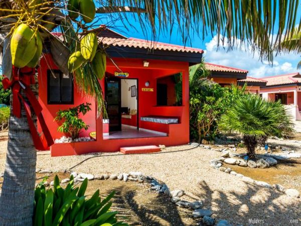 Bonaire Home 982541