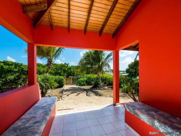 Bonaire Home 982541