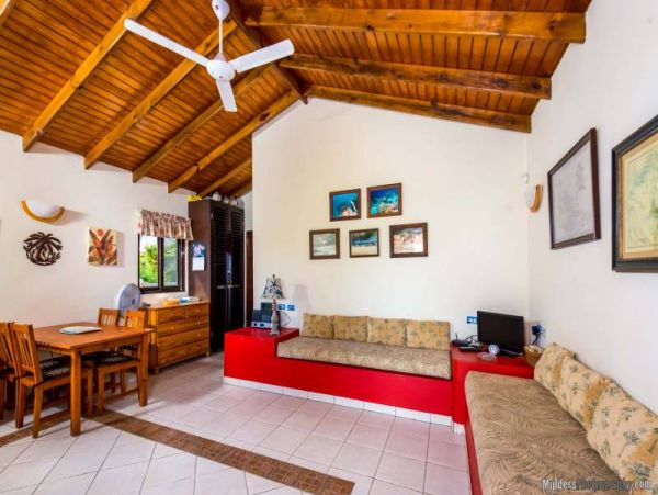 Bonaire Home 982541