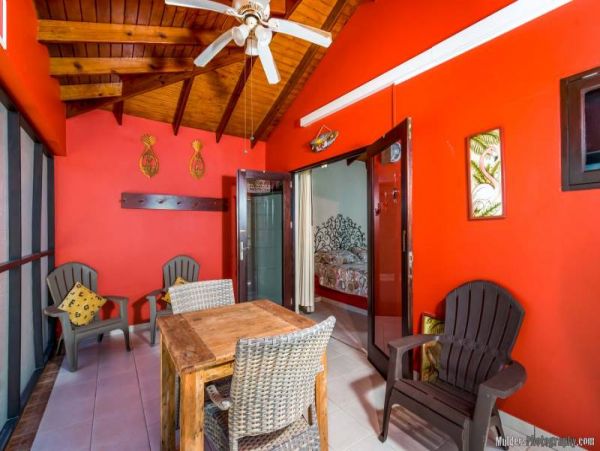 Bonaire Home 982541