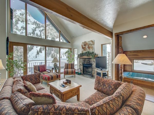 Alta Condo 982542