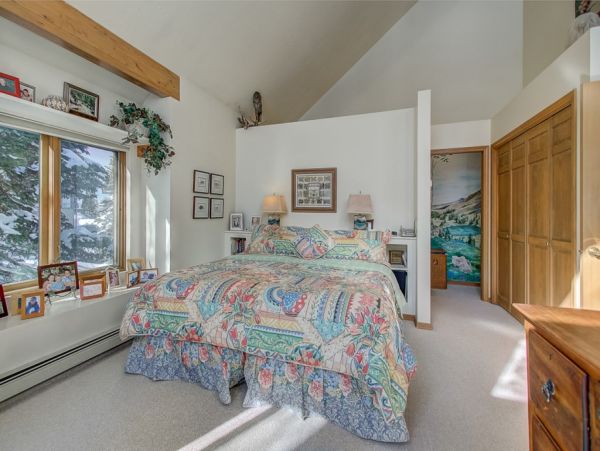 Alta Condo 982542