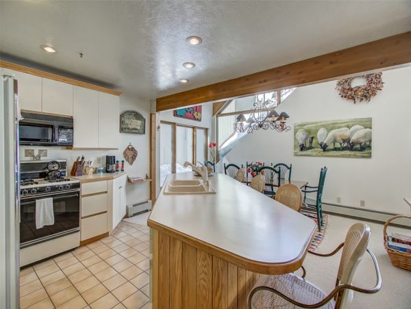 Alta Condo 982542