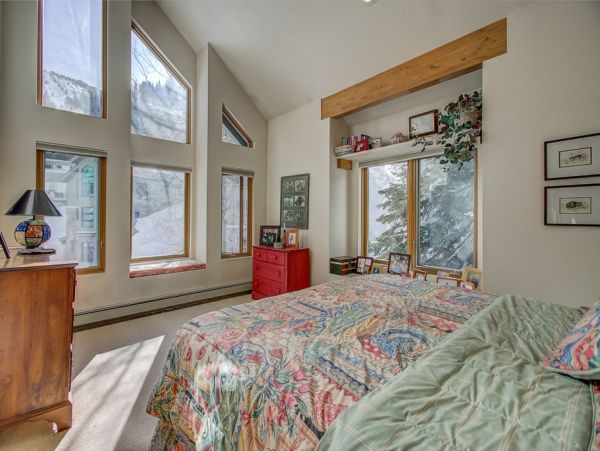Alta Condo 982542
