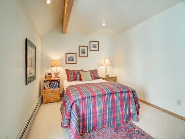 Alta Condo 982542