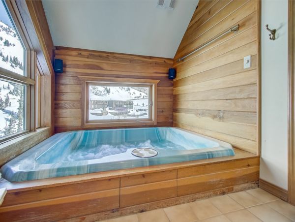Alta Condo 982542