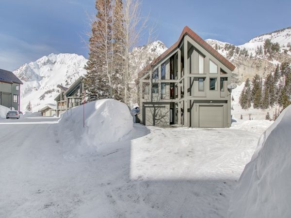 Alta Condo 982542