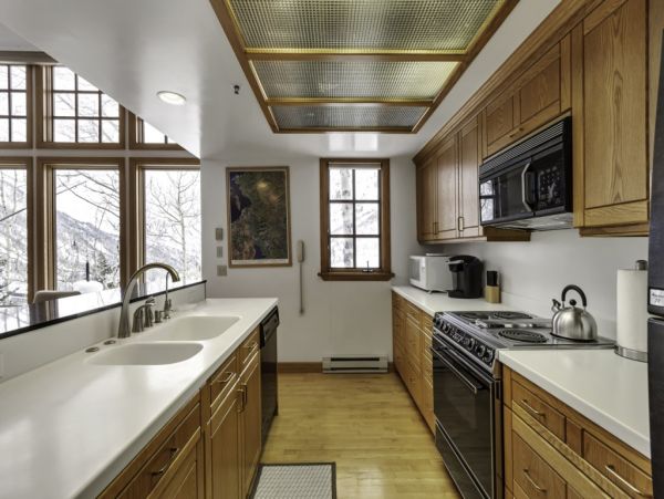 Alta Condo 982543