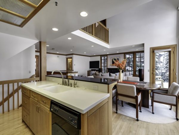 Alta Condo 982543