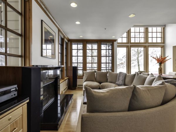 Alta Condo 982543