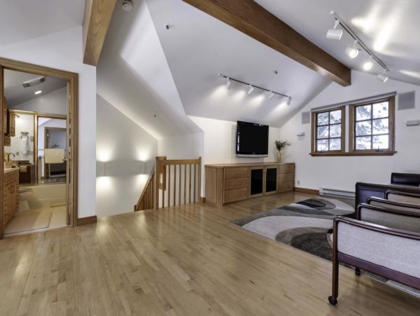 Alta Condo 982543