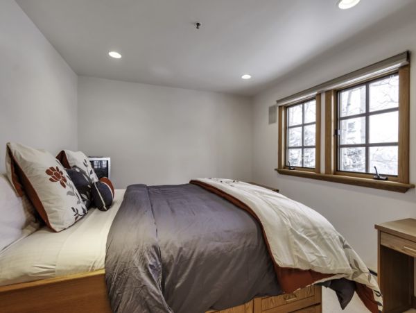 Alta Condo 982543