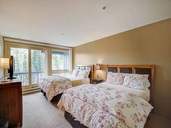 Alta Condo 982544