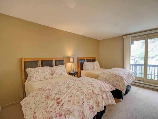 Alta Condo 982544