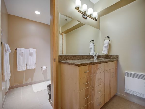 Alta Condo 982544