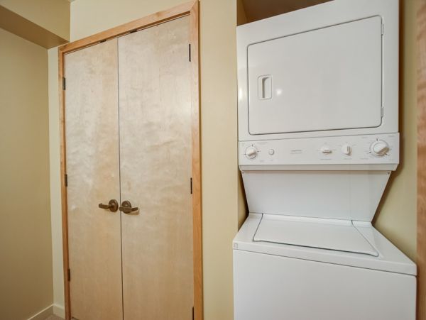 Alta Condo 982544