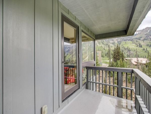 Alta Condo 982544