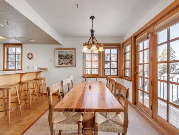 Alta Condo 982545