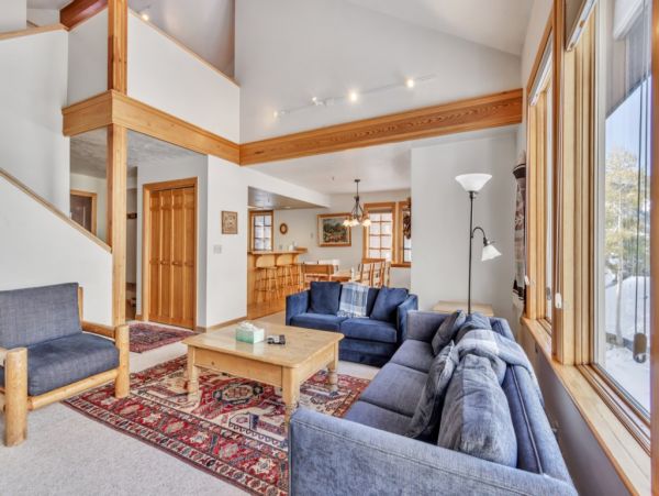 Alta Condo 982545