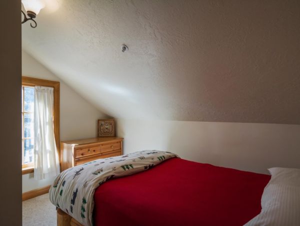 Alta Condo 982545