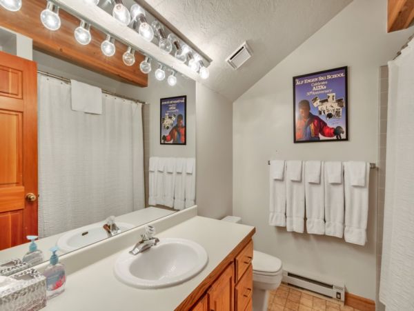 Alta Condo 982545