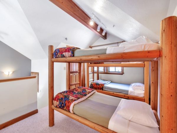 Alta Condo 982545