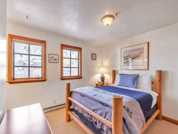 Alta Condo 982545