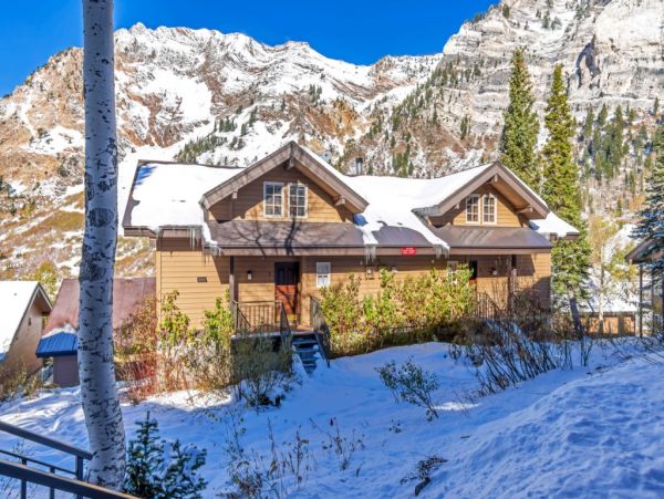 Alta Condo 982545