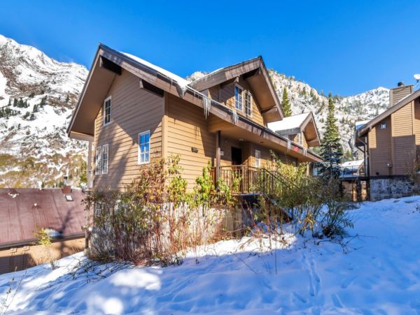 Alta Condo 982545