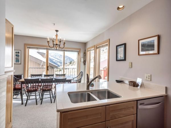 Alta Condo 982547