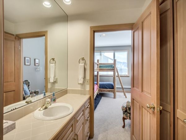 Alta Condo 982547