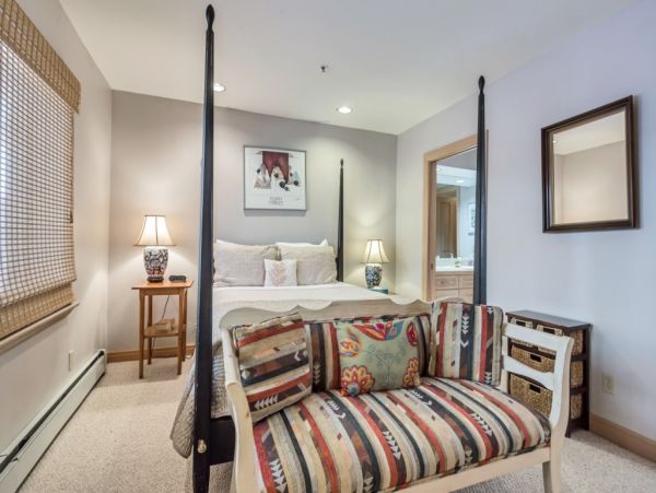 Alta Condo 982547