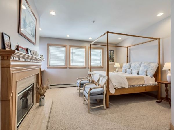 Alta Condo 982547
