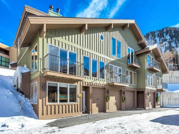 Alta Condo 982547