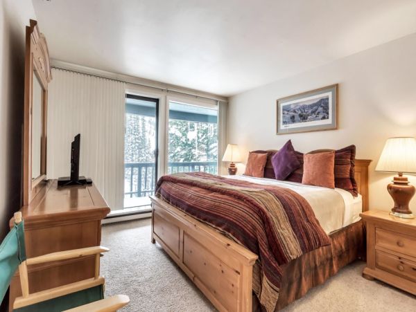 Alta Condo 982549