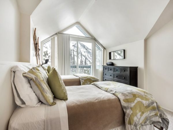 Alta Condo 982549
