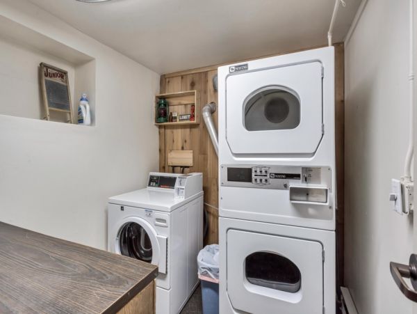 Alta Condo 982549