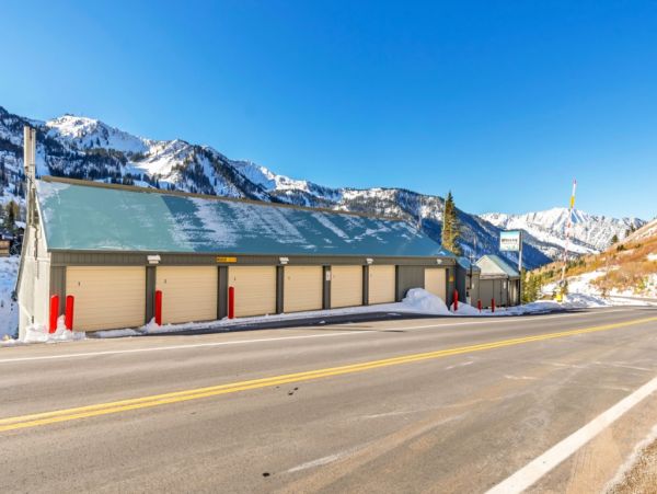 Alta Condo 982549