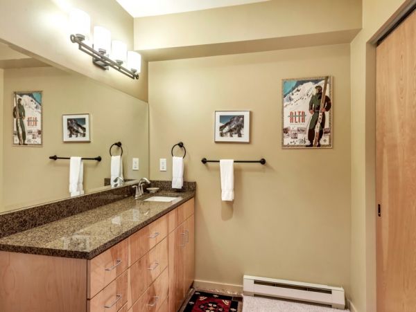 Alta Condo 982551