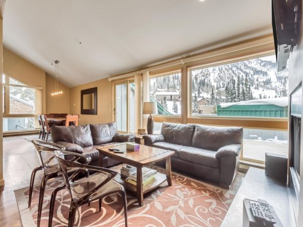 Alta Condo 982552