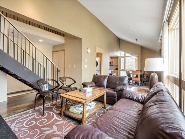 Alta Condo 982552