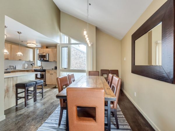 Alta Condo 982552