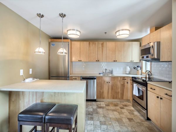 Alta Condo 982552