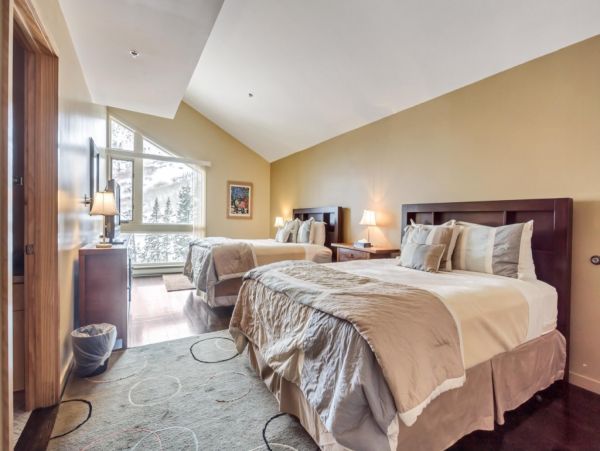 Alta Condo 982552